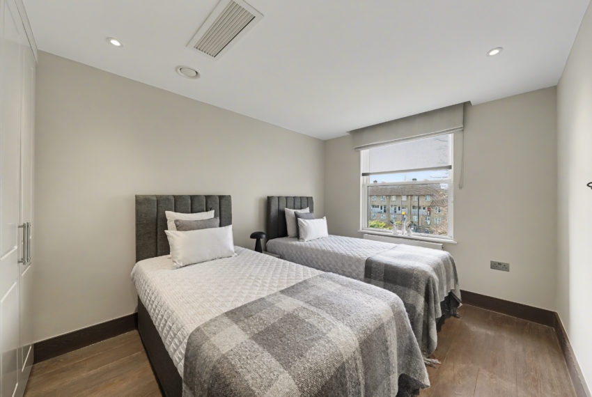 1 Court Close, St. John's Wood Park NW8 6NN-2