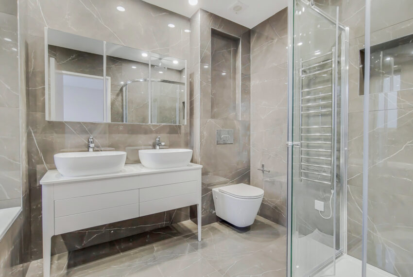 11_Main Ensuite-1
