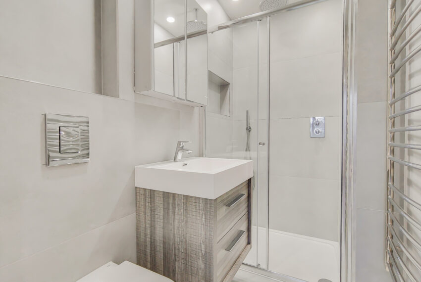 13_Ensuite 2-0