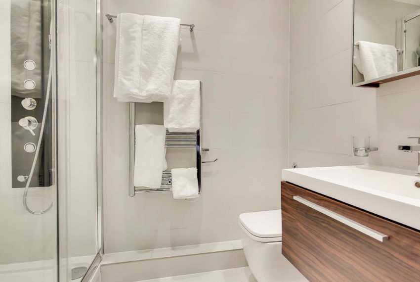 7_Main Ensuite-0